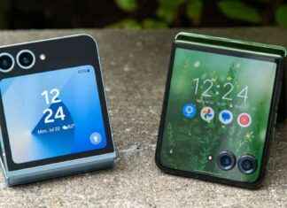 Samsung Galaxy Z Flip 6 vs. Motorola Razr Plus 2024: A Comparison of Foldable Phones news-28072024-133953
