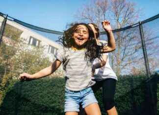 5 Tips from Mental Health Experts to Avoid Giving Your Kid a Smartphone news-28072024-143014