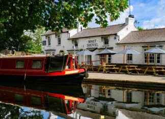 Cowley Canalside Pub Reopens with Stunning Makeover – Discover the New Look! news-29072024-184215
