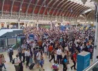 Tube Delays and Flight Cancellations Cause Rush Hour Misery in London news-31072024-001932