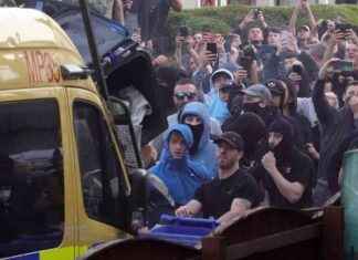 Men with St George’s Flag and Cider Asked to Leave Southport Vigil news-31072024-085408