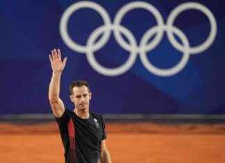 Sir Keir Starmer Leads Tributes to Andy Murray as Career Ends news-01082024-211259