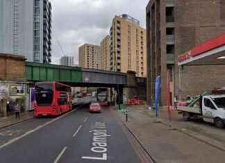 Fire in South London Blocks Road: Updates and Closures. news-02082024-054350