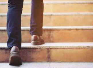 Identifying Skin Cancer Symptoms: What to Look for While Walking Up Stairs news-03082024-095251