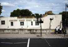 New Banksy Artwork: Goat Perched on Wall in South London news-06082024-101813