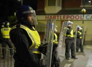 UK Riots: Teenagers Face Court as Arrests Surge – Latest Updates and News news-06082024-222415