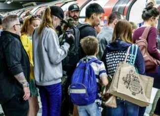 London Underground Line Partially Closed with Delays on 3 Other Tube Lines news-07082024-102410