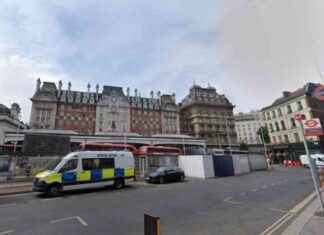Chaos at London Train Station: Significant Delays Causing Four-Hour Wait news-07082024-102501