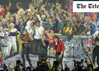 Athletes Cause Chaos at Olympic Games Closing Ceremony news-12082024-013835