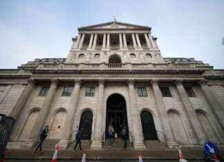 Potential Impact of Wage Growth on Inflation Predicted by BoE Policymaker news-12082024-110457