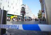 Two injured in Leicester Square stabbing: Police cordon outside Lego store news-12082024-170600
