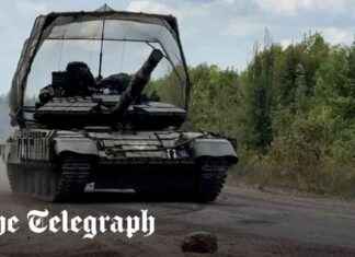 Russia’s Rouble Plunges as Ukraine Seizes Territories news-12082024-230932