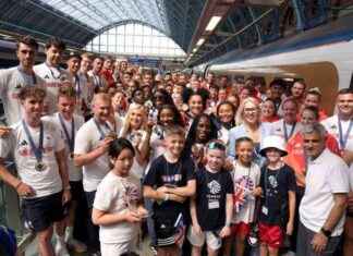 Team GB athletes receive warm welcome in London after Olympic success news-12082024-231124