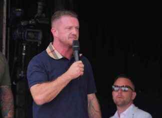 Tommy Robinson facing potential loss of Irish passport for providing false information news-13082024-111835