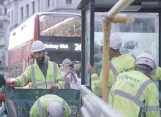 Banksy Artwork Carefully Transferred for Display at New Location news-13082024-231412