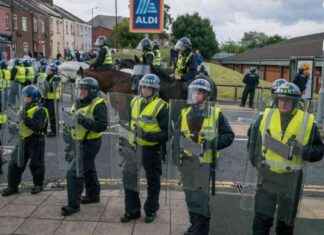 Teenager Faces Charges for Rioting in UK Cities: First of Its Kind news-15082024-171802