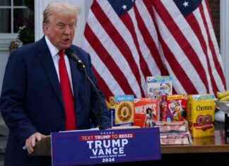 Trump blames Kamala Harris for breakfast chaos news-16082024-052135