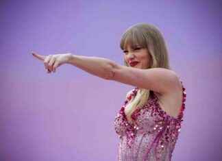 Taylor Swift Wears ‘A Lot Going On at the Moment’ T-Shirt news-16082024-112444