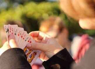 Discovering Classic and Modern Card Games: A Comprehensive Guide news-16082024-172652