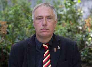 Supporting Victims of the HIV Blood Scandal: A Wife’s Heartbreaking Decision news-16082024-232208