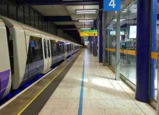 Travel Updates: Heathrow Airport Impacted by Broken Down Train Blocking Route news-17082024-113035