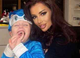 Boy Saves Mum’s Life by Calling Emergency Services – A True Hero! news-20082024-103814