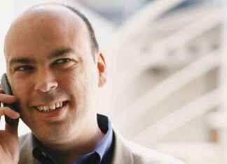 Search for Missing British Tech Tycoon Mike Lynch and Morgan Stanley Boss After Yacht Sinks in Sicily Tornado news-20082024-104654