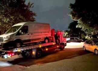 Delivery Driver Dies Trying to Stop Theft of Own Van: Murder Investigation Launched news-21082024-162445