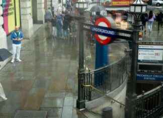 Heavy Rain Warning: 70mm Expected in UK news-24082024-114727