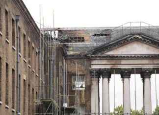 Preventing a Potential Disaster: Director Warns of Somerset House Fire Similar to Notre Dame news-24082024-234806