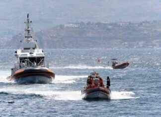 Tragic End of Billionaire Yacht Trip: A Legal Battle Celebratory Voyage Gone Wrong news-25082024-114756