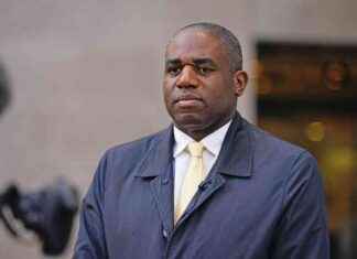 Lammy Urges Restraint Amid Escalating Israel-Hezbollah Conflict news-25082024-235414