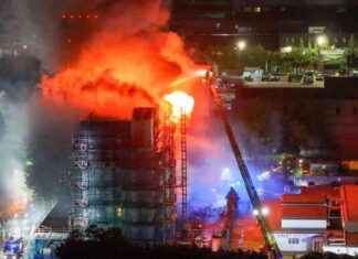 Dagenham Fire Update: Two Hospitalized, Flats Evacuated news-26082024-115112