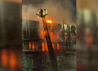 London High-Rise Fire: 200+ Firefighters Battle Blaze news-26082024-115150