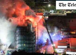 Evacuation of Residents as Fire Engulfs East London High-Rise – Safety Alert for Locals news-26082024-115239