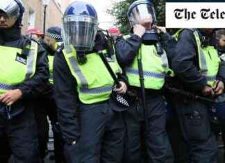 Woman in Critical Condition After Stabbing at Notting Hill Carnival news-26082024-115302