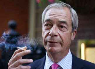 Nigel Farage: Smokers are ‘heroes of the nation’ news-30082024-002044