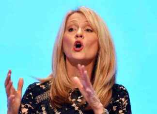 Controversy Erupts: Tory MP’s Holocaust Comparison to Smoking Ban news-30082024-122743