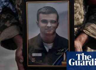 Zelenskiy Fires Head of Air Force After Fatal F-16 Fighter Jet Crash: Analysis and Impact news-31082024-002414