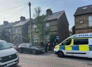 Tragic Discovery: Three Children and Man Found Dead in Surrey Home news-02092024-003715