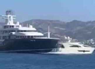 Luxury Superyacht Worth £95m Collides with Smaller Boat, Causing Panic news-03092024-124421