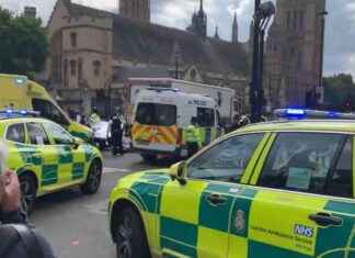 Central London road closed following serious cyclist and lorry crash news-05092024-004650
