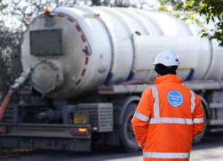 Government Crackdown on Water Bosses Could Lead to Prison Time news-05092024-005409