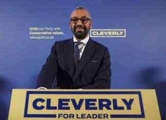 Cleverly Emerges as Frontrunner in Tory Leadership Poll news-10092024-042330