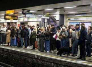 London Commuters Facing Severe Delays Due to Rush Hour Engineering Work news-10092024-094401