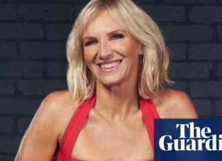 Navigating Perimenopause: Jo Whiley Opens Up About Lack of Public Discussion news-13092024-073203