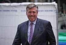 Insider Reveals Secrets of Prime Ministers’ Downfalls in New Memoir news-13092024-235046