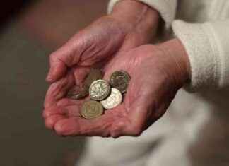 Labour criticised for cutting winter fuel payments, leaving 780,000 without support. news-15092024-032544