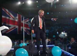 Reform UK Party Conference: Eminem, Fireworks, and Nigel Farage’s Cult – Insights news-21092024-075222