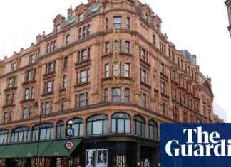 Ex-Harrods Employee Speaks Out on Mishandling of Fayed Complaints news-21092024-211029